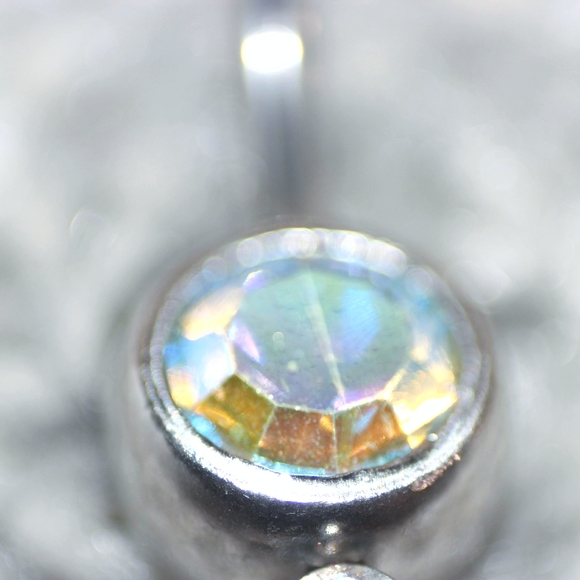 Iridescent whale tail crystal belly ring - Picture 9 of 12